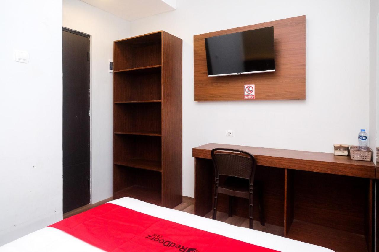 Reddoorz Near Tentrem Mall Hotel
