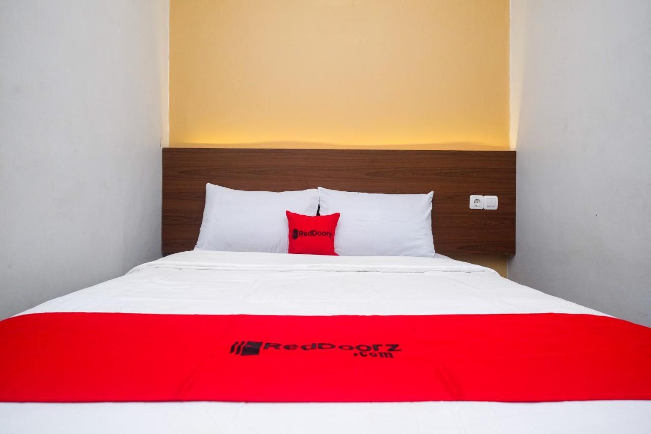 Reddoorz Near Tentrem Mall Hotel