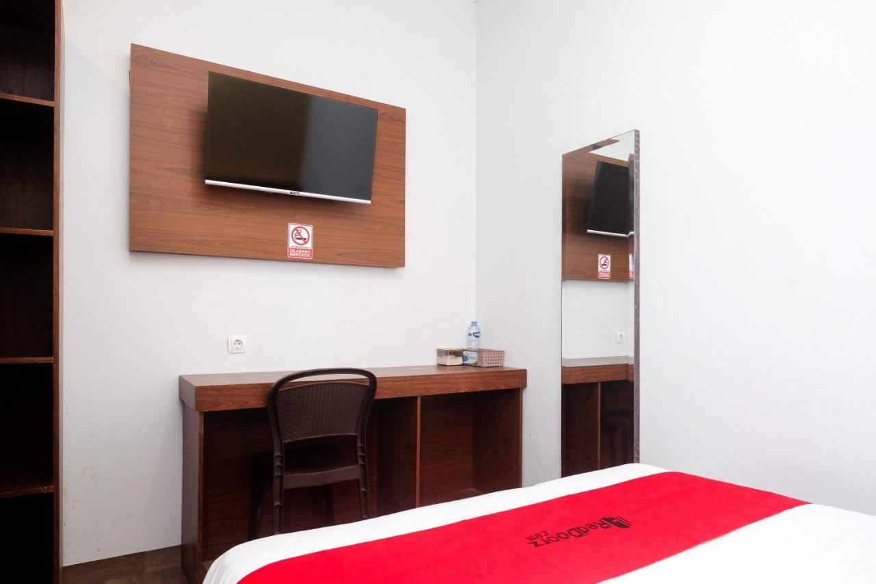 Reddoorz Near Tentrem Mall 2*